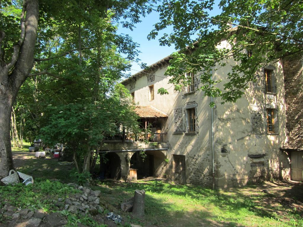 Les Delices De Lavoute Hotel Exterior photo